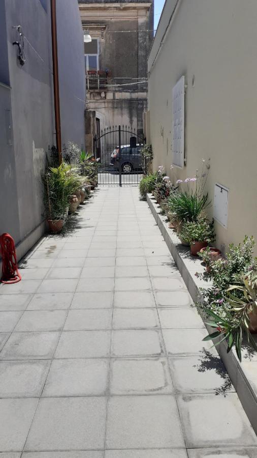 Apartamento Il Cortile Della Patrona Syracuse Exterior foto